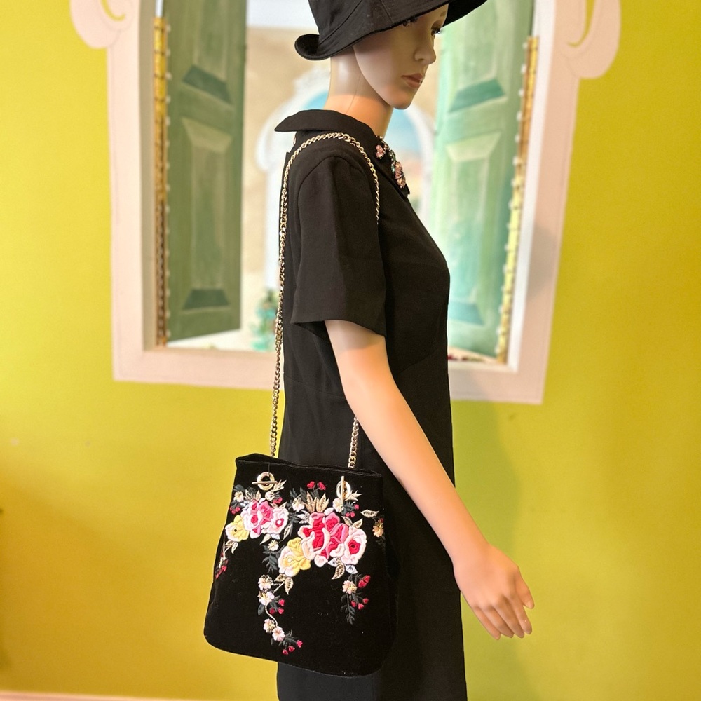 Zara Embroidered black velvet Bag - Picture 8 of 14